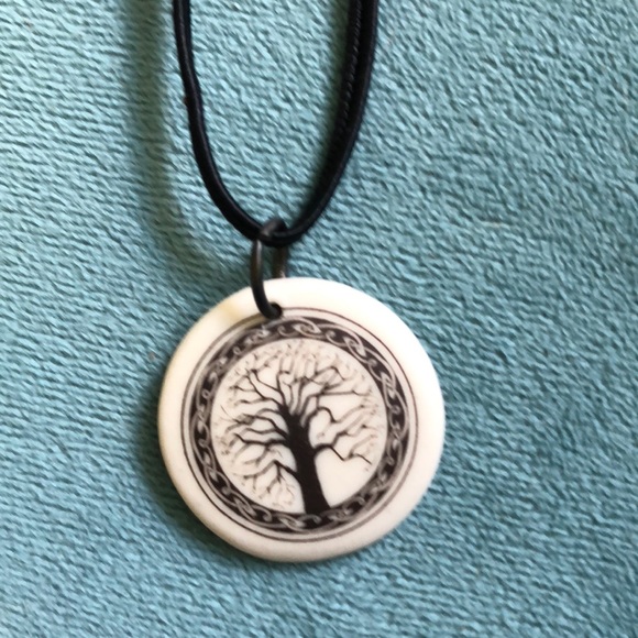 Necklace - Picture 3 of 4